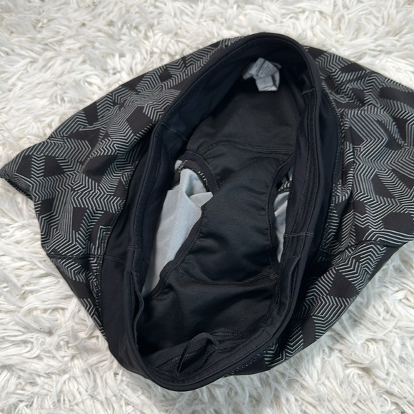 Lululemon Speed Up Short Long *4" Updated Fit Labyrinth Black Light Cast / Black - Picture 3 of 6